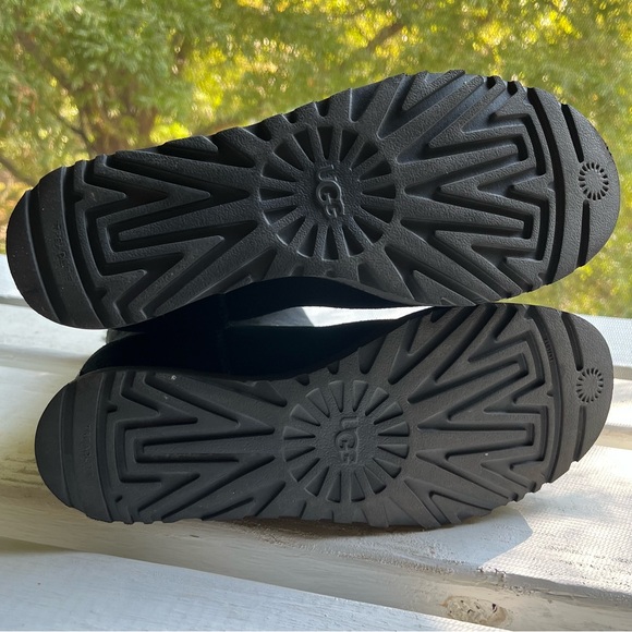 UGG - Black Suede Ankle Boots - Size 9.5 - Excellent Conditions - Picture 8 of 13